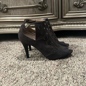 EUC Adrienne Vittadini Heels ❤️